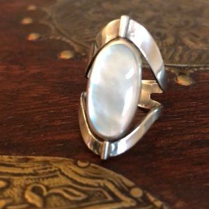 Vivah Oval Double Sided Paua/Mother of Pearl Ring